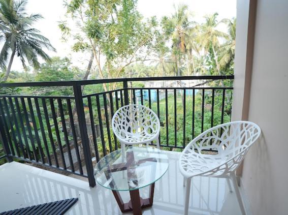 Hotel Le Marina Residency Kozhikode Esterno foto