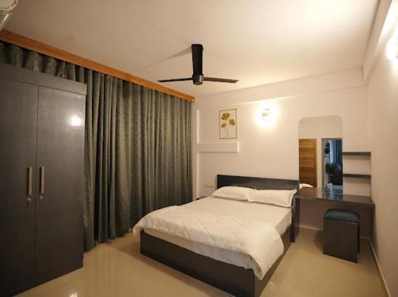 Hotel Le Marina Residency Kozhikode Esterno foto