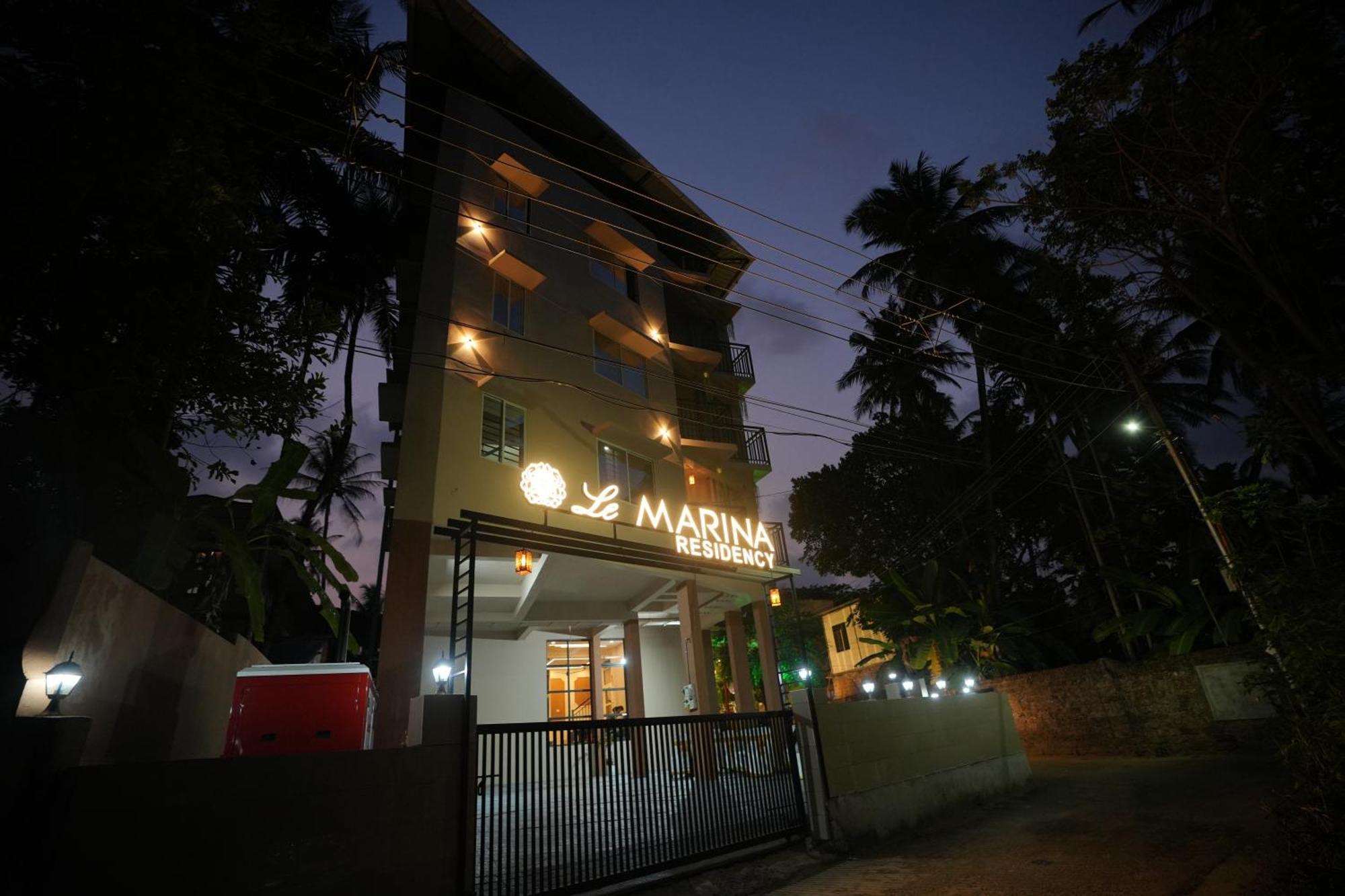 Hotel Le Marina Residency Kozhikode Esterno foto